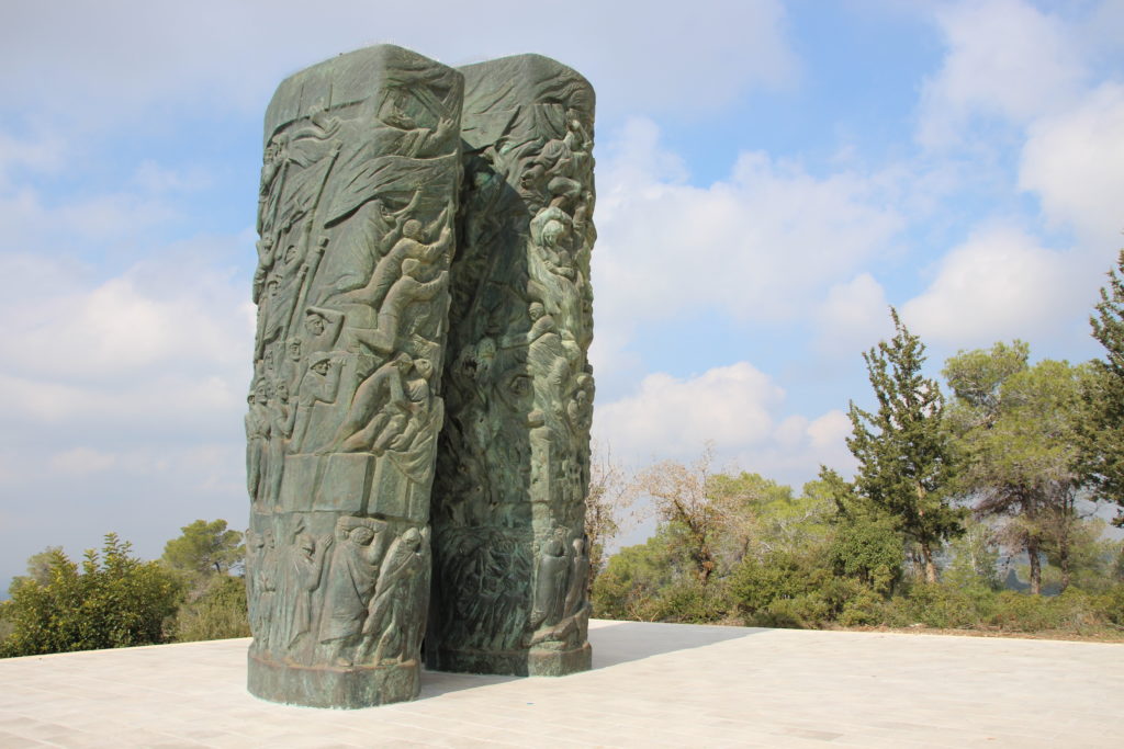 Monument der Feuerrollen im Märtyrerwald